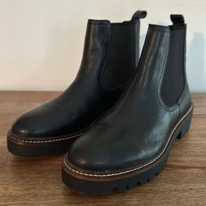 Caslon Chelsea Boots black size 8